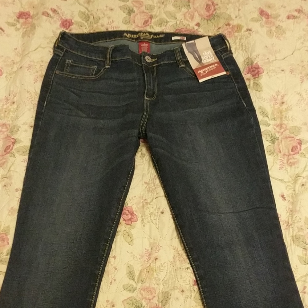 Arizona juniors jeans